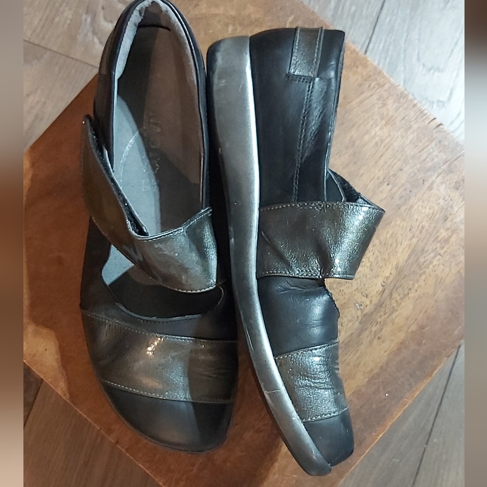 Naot black and grey loafers